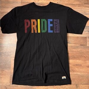 Vans PRIDE tee ❤️🧡💛💚💙💜